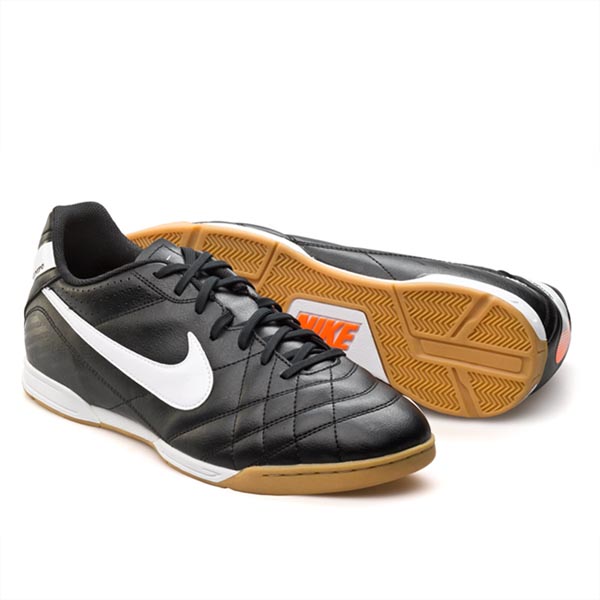 Sportschuhe Nike freigestellt